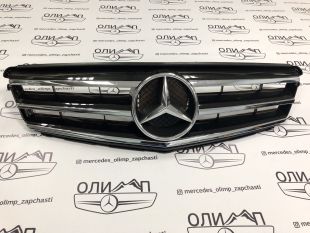Решетка радиатора на Mercedes W204 АВАНГАРД ХРОМ / ЧЕРНАЯ